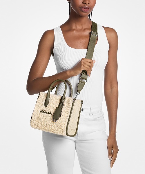 MICHAEL KORS（マイケルコース）の「MIRELLA トップジップ ショッパー クロスボディ スモール（ショルダーバッグ・レディース・オリーブ・FREE）」の5枚目の写真
