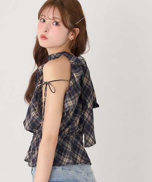 one after another NICE CLAUP(ワンアフターアナザーナイスクラップ)の「【再入荷/新色追加】アメスリバックリボンブラウス(シャツ/ブラウス・レディース・ベージュ/ドット/ブラック/ブラック系その他/ネイビー系・FREE)」の4枚目の写真