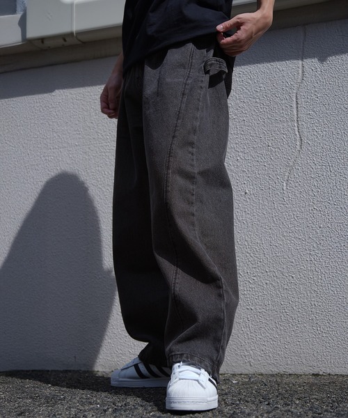 MDR（エムディアール）の「カーブシルエットペインターデニム（デニムパンツ・メンズ・ブラック/ネイビー・L/M）」の4枚目の写真