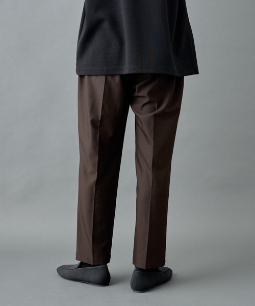 COLONY 2139(コロニートゥーワンスリーナイン)の「ウォッシャブルストレッチテーパードパンツ(スラックス・メンズ・ブラウン/チャコールグレー/ブラック・LARGE/MEDIUM/SMALL)」の7枚目の写真