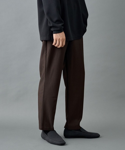 COLONY 2139(コロニートゥーワンスリーナイン)の「ウォッシャブルストレッチテーパードパンツ(スラックス・メンズ・ブラウン/チャコールグレー/ブラック・LARGE/MEDIUM/SMALL)」の8枚目の写真