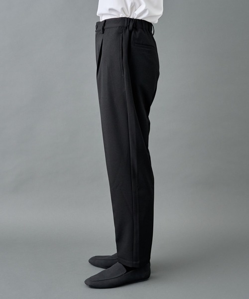 COLONY 2139(コロニートゥーワンスリーナイン)の「ウォッシャブルストレッチテーパードパンツ(スラックス・メンズ・ブラウン/チャコールグレー/ブラック・LARGE/MEDIUM/SMALL)」の22枚目の写真