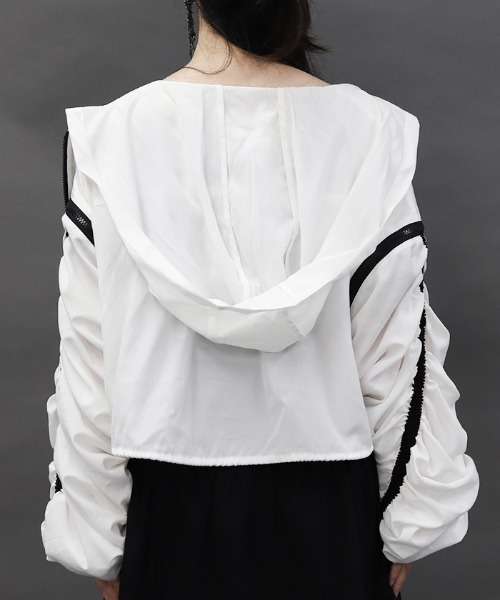 axes femme POETIQUE（アクシーズファムポエティック）の「ボリューム袖シアーブルゾン（その他アウター・レディース・ブルー/ホワイト/ブラック・MEDIUM）」の6枚目の写真