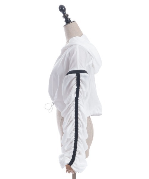 axes femme POETIQUE（アクシーズファムポエティック）の「ボリューム袖シアーブルゾン（その他アウター・レディース・ブルー/ホワイト/ブラック・MEDIUM）」の21枚目の写真