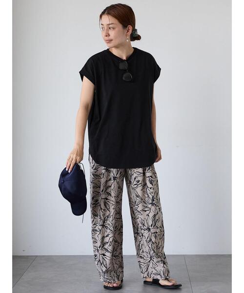Lugnoncure(ルノンキュール)の「【接触冷感】フレンチ袖オーバートップス(Tシャツ/カットソー・レディース・オフホワイト/ブラック/グレー・F)」の4枚目の写真