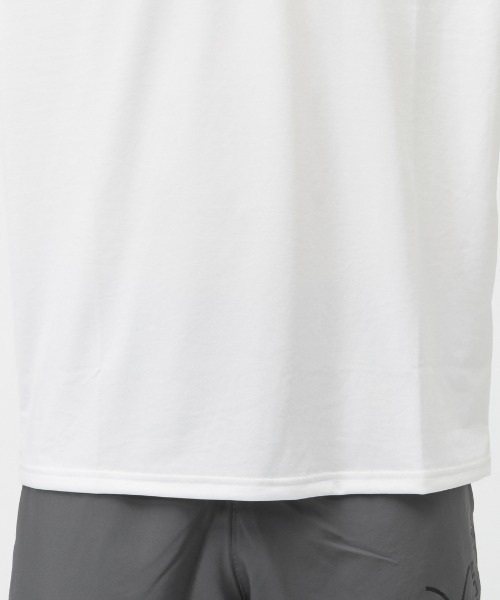 UNDER ARMOUR（アンダーアーマー）の「【別注】アンダーアーマー  UAテック ロゴ グラフィック ロングスリーブ Tシャツ 限定コラボ（Tシャツ/カットソー・メンズ・ブラック/ブルー/ホワイト・S/M/L/LL/3L）」の10枚目の写真