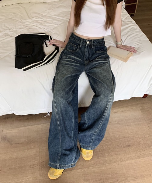 2ly2（トゥーリートゥー）の「ゆったりシルエットのヴィンテージ風デニムワイドパンツ（その他パンツ・レディース・ブルー・FREE）」の9枚目の写真