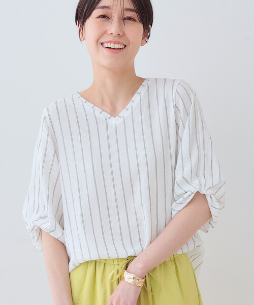 INDIVI（インディヴィ）の「【洗える】タックデザインスリーブ ジャージトップス（Tシャツ/カットソー・レディース・ブラック/イエロー系その他/ブルーグリーン/ホワイト系3・05/13/38/15 ）」の2枚目の写真