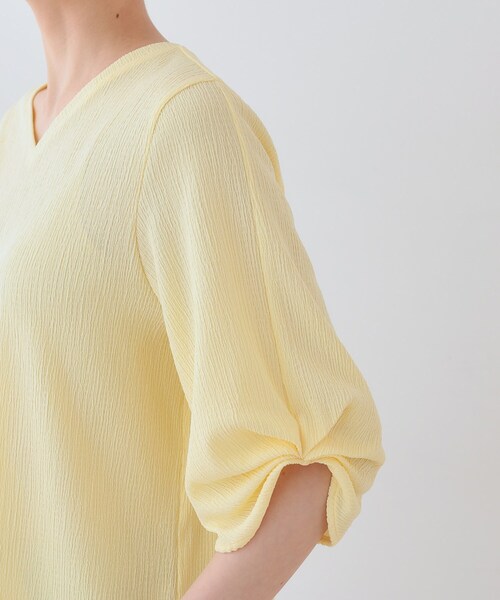 INDIVI（インディヴィ）の「【洗える】タックデザインスリーブ ジャージトップス（Tシャツ/カットソー・レディース・ブラック/イエロー系その他/ブルーグリーン/ホワイト系3・05/13/38/15 ）」の6枚目の写真