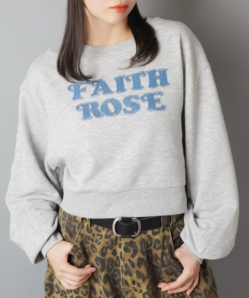 SPINNS（スピンズ）の「旬見え☆デニム貼り付けロゴショートスウェット（スウェット・レディース・ブラック/レッド/オートミール/杢グレー・ONESIZE）」の5枚目の写真