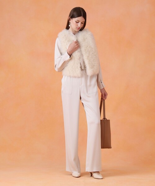 ANAYI(アナイ)の「ストレッチサテンタイ付き ブラウス〈セットアップ対応商品〉(シャツ/ブラウス・レディース・ベージュ/ブラウン/ブラック・38)」の10枚目の写真