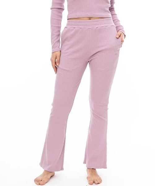 BILLABONG(ビラボン)の「【BILLABONG/ビラボン】24AW FLAR LEGGINGS LONG PANTS/フレアレギパン(レギンスパンツ)(スウェットパンツ・レディース・ライトピンク/ブラック/ホワイト/ライトグリーン・MEDIUM/LARGE)」の4枚目の写真