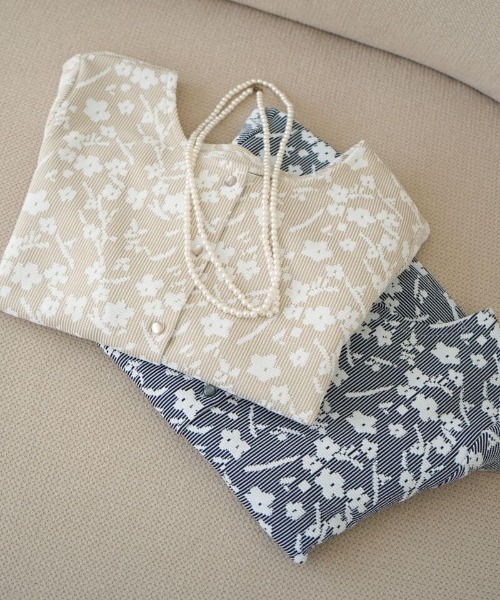 flower(フラワー)の「ランピーフローラルトップ(Tシャツ/カットソー・レディース・ブラック/ベージュ・FREE)」の11枚目の写真