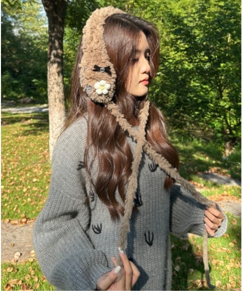 Burner(バーナー)の「【CHI SELECT】ボアフラワーモチーフ 耳あて付きイヤーマフ chi-earmuff-2-15(イヤーマフ・レディース・ブラック/ベージュ/モカ/ダークグレー/ホワイト/ブラウン・FREE)」の1枚目の写真