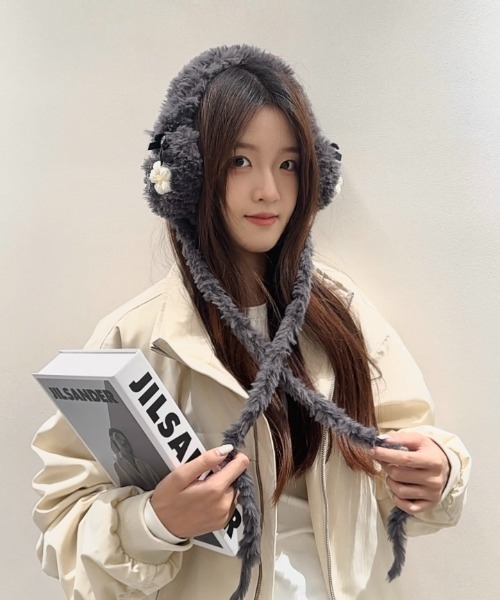 Burner(バーナー)の「【CHI SELECT】ボアフラワーモチーフ 耳あて付きイヤーマフ chi-earmuff-2-15(イヤーマフ・レディース・ブラック/ベージュ/モカ/ダークグレー/ホワイト/ブラウン・FREE)」の18枚目の写真