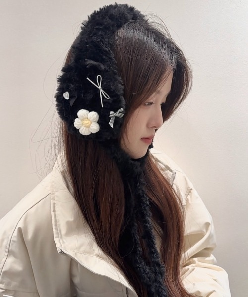 Burner(バーナー)の「【CHI SELECT】ボアフラワーモチーフ 耳あて付きイヤーマフ chi-earmuff-2-15(イヤーマフ・レディース・ブラック/ベージュ/モカ/ダークグレー/ホワイト/ブラウン・FREE)」の20枚目の写真