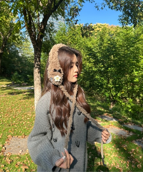 Burner(バーナー)の「【CHI SELECT】ボアフラワーモチーフ 耳あて付きイヤーマフ chi-earmuff-2-15(イヤーマフ・レディース・ブラック/ベージュ/モカ/ダークグレー/ホワイト/ブラウン・FREE)」の15枚目の写真