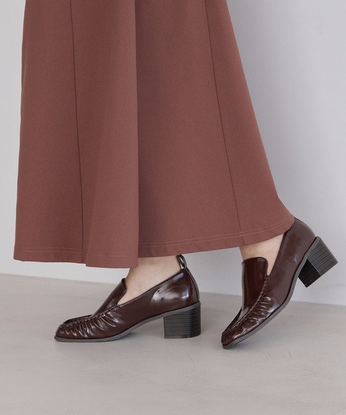 forksy.（フォルクシー）の「【forksy.】【オケージョン対応】スクエアトゥギャザーデザインヒールローファー（ローファー・レディース・ブラック/ブラウン/モカ・S/M/L）」の22枚目の写真