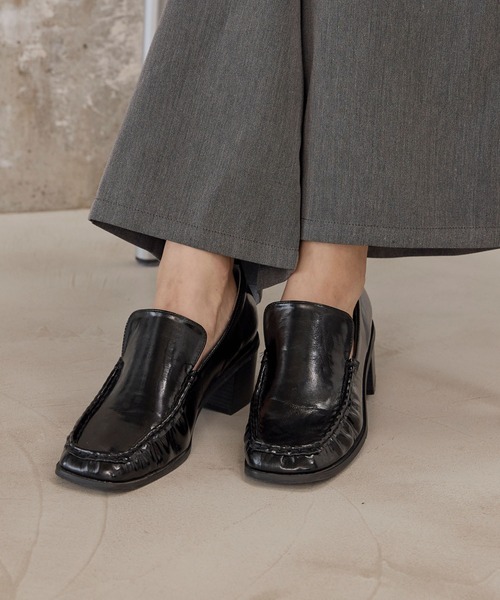 forksy.（フォルクシー）の「【forksy.】【オケージョン対応】スクエアトゥギャザーデザインヒールローファー（ローファー・レディース・ブラック/ブラウン/モカ・S/M/L）」の6枚目の写真