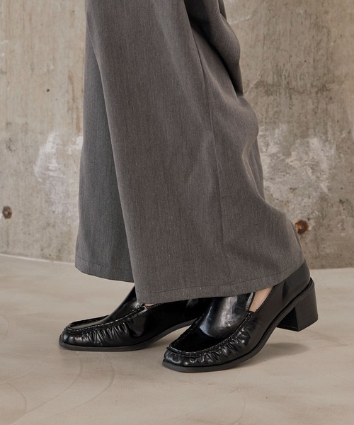 forksy.（フォルクシー）の「【forksy.】【オケージョン対応】スクエアトゥギャザーデザインヒールローファー（ローファー・レディース・ブラック/ブラウン/モカ・S/M/L）」の9枚目の写真