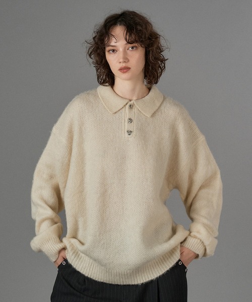 ONCILY（オンシェリー）の「SILVER BUTTON SHAGGY KNIT POLO /  シルバーボタンシャギーニットポロ（ニット/セーター・メンズ・アイボリー/ブラック/グレー系その他/カーキ/ブラック系その他/ブルー/オレンジ系その他/グリーン系その他/ネイビー/ブルー系その他/チャコールグレー/レッド/オリーブ/ブラウン・SMALL/MEDIUM/LARGE）」の3枚目の写真