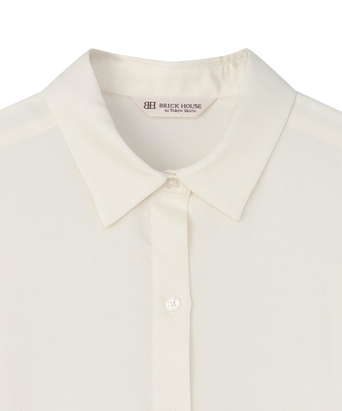 TOKYO SHIRTS(トウキョウシャツ)の「サテン ワイドシルエット レギュラーシャツ(シャツ/ブラウス・レディース・グレー/オフホワイト/ベージュ・M/L/LL)」の6枚目の写真