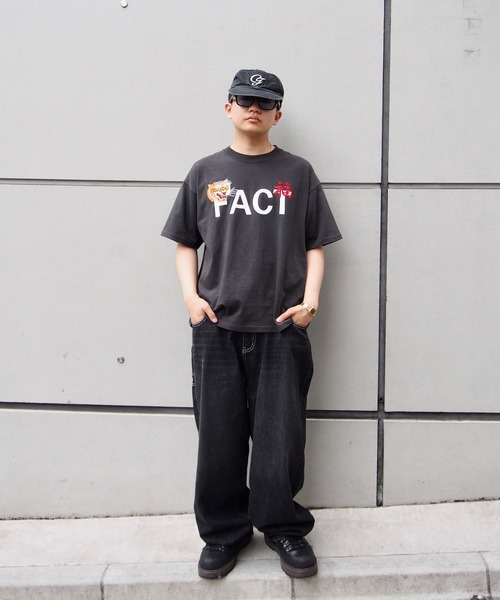 WHO'S WHO gallery（フーズフーギャラリー）の「【Sourcream/サワークリーム】虎刺繍ベトナムグラフィックT（Tシャツ/カットソー・レディース・ホワイト/チャコールグレー・SMALL/LARGE/MEDIUM）」の8枚目の写真