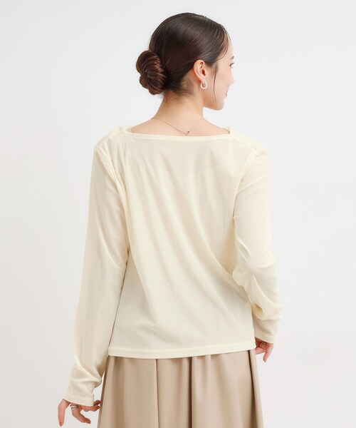 Cutie Blonde（キューティーブロンド）の「【S-LL】ベロア調ドレープデザインカットソー（Tシャツ/カットソー・レディース・ブラウン系その他/オフホワイト/チャコールグレー・01/02/03/04）」の5枚目の写真