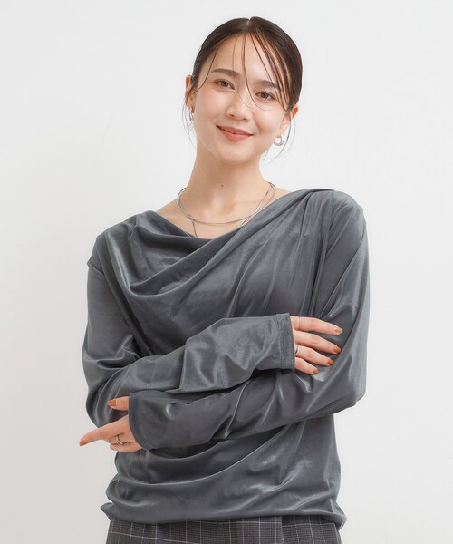 Cutie Blonde（キューティーブロンド）の「【S-LL】ベロア調ドレープデザインカットソー（Tシャツ/カットソー・レディース・ブラウン系その他/オフホワイト/チャコールグレー・01/02/03/04）」の8枚目の写真