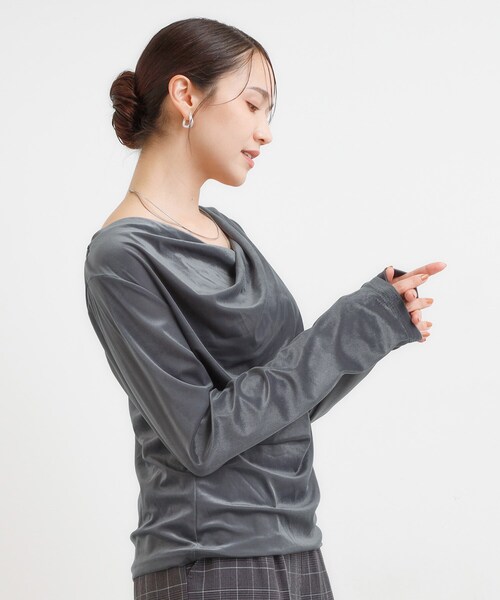 Cutie Blonde（キューティーブロンド）の「【S-LL】ベロア調ドレープデザインカットソー（Tシャツ/カットソー・レディース・ブラウン系その他/オフホワイト/チャコールグレー・01/02/03/04）」の9枚目の写真