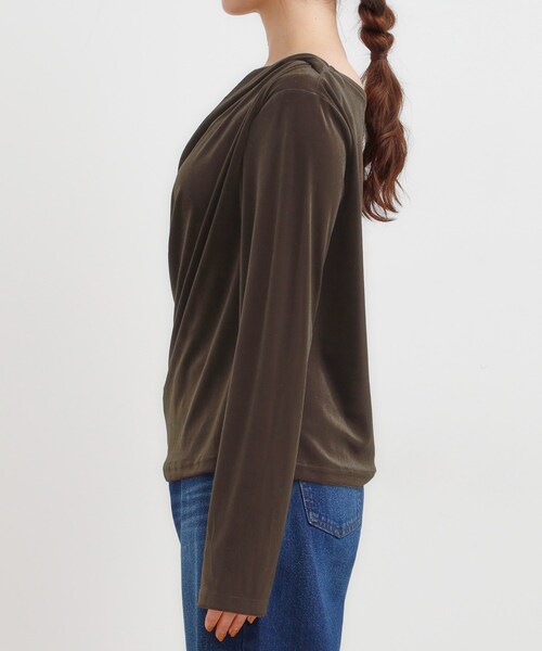 Cutie Blonde（キューティーブロンド）の「【S-LL】ベロア調ドレープデザインカットソー（Tシャツ/カットソー・レディース・ブラウン系その他/オフホワイト/チャコールグレー・01/02/03/04）」の17枚目の写真