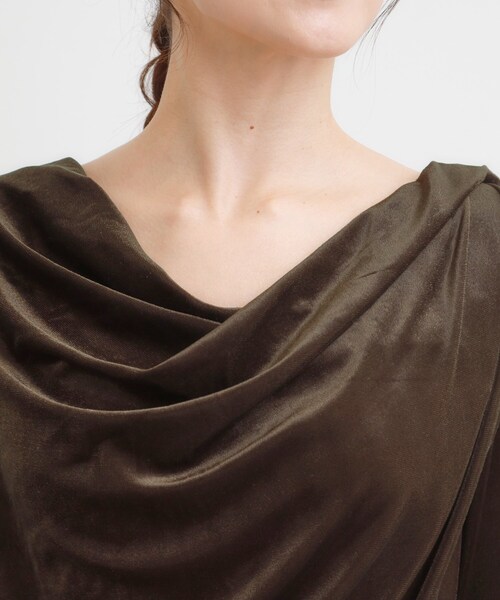 Cutie Blonde（キューティーブロンド）の「【S-LL】ベロア調ドレープデザインカットソー（Tシャツ/カットソー・レディース・ブラウン系その他/オフホワイト/チャコールグレー・01/02/03/04）」の19枚目の写真