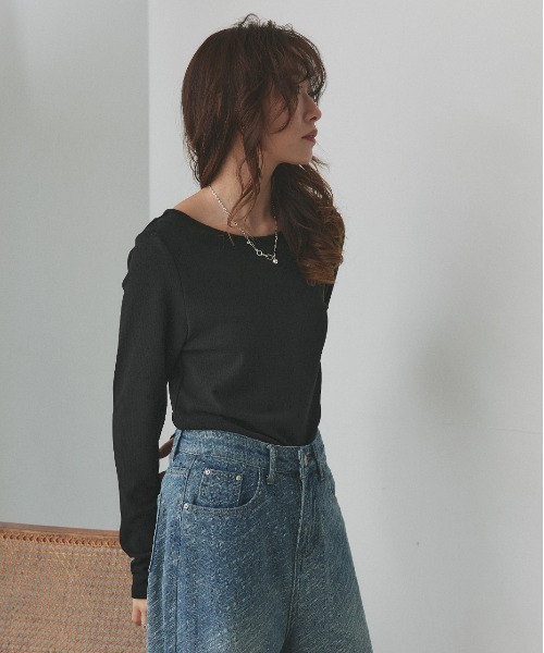 ad thie(アドティエ)の「CICA配合 前後2WAY リブトップス(Tシャツ/カットソー・レディース・オフホワイト/ブラック・LARGE/MEDIUM)」の22枚目の写真