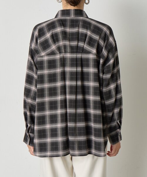 Jena espace merveilleux(ジェナ エスパスメルヴェイユ)の「バックタックチェックシャツ(シャツ/ブラウス・レディース・ベージュ/グレー/ブラック・FREE)」の14枚目の写真