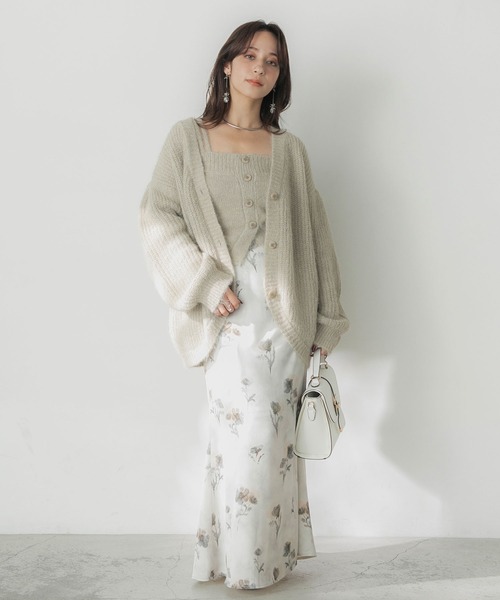 Elishe(エリシェ)の「サテンロングスカート(スカート・レディース・ブラック/グレイッシュベージュ/ホワイト系その他・1/0)」の18枚目の写真
