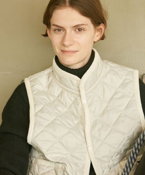 新品未使用Lavenhumラベンハム B&Y別注キルティングベスト LAVENHAM（ラベンハム）の「LAVENHAM × BEAMS / 別注 Gilet（ベスト