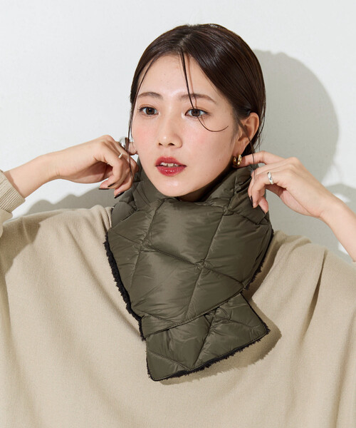FREAK'S STORE(フリークスストア)の「限定展開 TAION/タイオン CITY REVERSIBLE DOWN SCARF/シティ リバーシブル ダウン スカーフ (ダウン・ボア)(マフラー・レディース・ブラック/オリーブ/オフホワイト・ONE SIZE)」の5枚目の写真