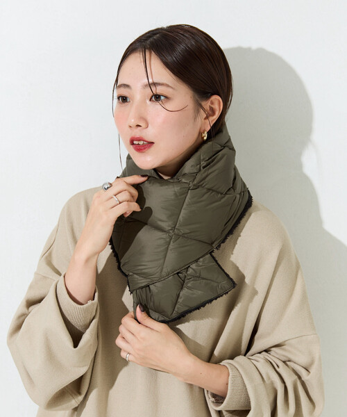 FREAK'S STORE(フリークスストア)の「限定展開 TAION/タイオン CITY REVERSIBLE DOWN SCARF/シティ リバーシブル ダウン スカーフ (ダウン・ボア)(マフラー・レディース・ブラック/オリーブ/オフホワイト・ONE SIZE)」の6枚目の写真