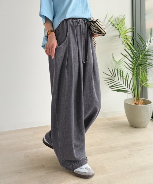 Java(ジャバ)の「《JaVaジャバコラボ》ゆるっと、すらっと、今っぽい。綿100% ビッグポケットデニムイージーパンツ(その他パンツ・レディース・チャコール/インディゴブルー/ブルー・SMALL/MEDIUM/X-LARGE/LARGE)」の7枚目の写真