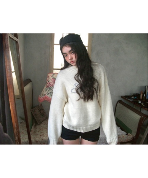 Smyeon(スミョン)の「Logo bottleneck loose knit/ロゴボトルネックルーズニット(ニット/セーター・レディース・ブラック/ホワイト・FREE)」の3枚目の写真
