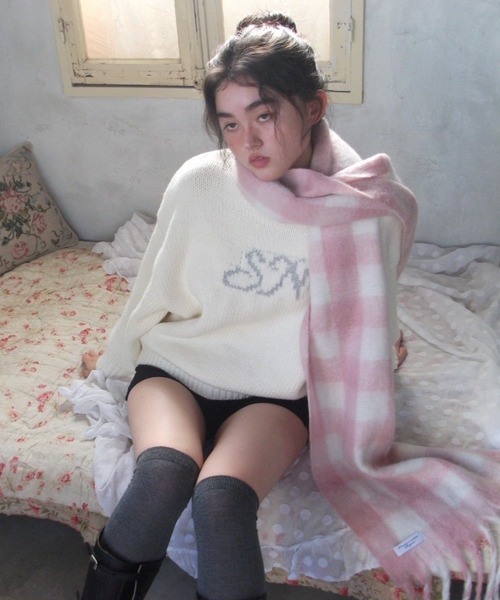 Smyeon(スミョン)の「Logo bottleneck loose knit/ロゴボトルネックルーズニット(ニット/セーター・レディース・ブラック/ホワイト・FREE)」の11枚目の写真
