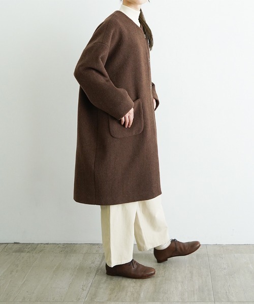 オオカミとシロクマのヴィーカ“ロングメルトン”（ノーカラーコート