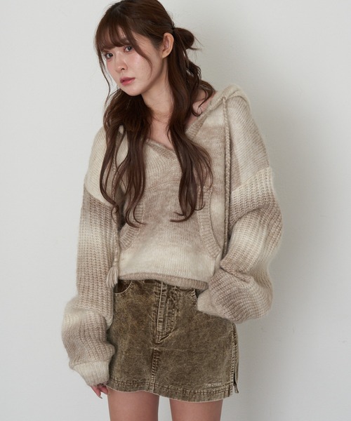 RAY CASSIN(レイカズン)の「グラデーションスキッパーフードチュニック(ニット/セーター・レディース・チャコールグレー/ブルー/ブラウン系その他2・FREE)」の1枚目の写真