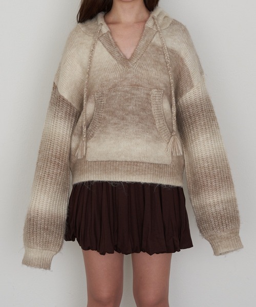 RAY CASSIN(レイカズン)の「グラデーションスキッパーフードチュニック(ニット/セーター・レディース・チャコールグレー/ブルー/ブラウン系その他2・FREE)」の21枚目の写真