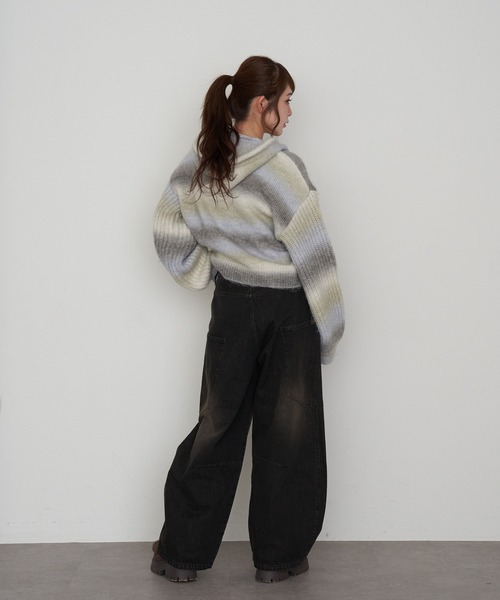 RAY CASSIN(レイカズン)の「グラデーションスキッパーフードチュニック(ニット/セーター・レディース・チャコールグレー/ブルー/ブラウン系その他2・FREE)」の13枚目の写真