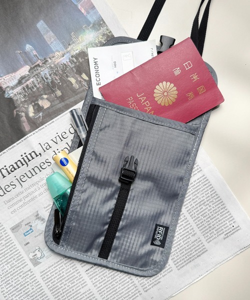 CALIFORNIA OUTFITTERS（カリフォルニア アウトフィッターズ）の「10D24-KR マルチパスポートケース 旅行 携帯用（パスポートケース・メンズ・ブラック/グレー・ONESIZE）」の2枚目の写真