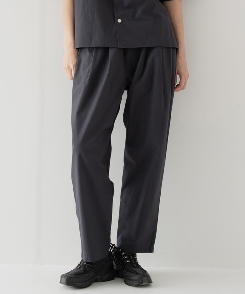 RYU(リュー)の「Omi-zarashi easy slacks(その他パンツ・メンズ・サックスブルー/スミクロ・1/3/4)」の2枚目の写真