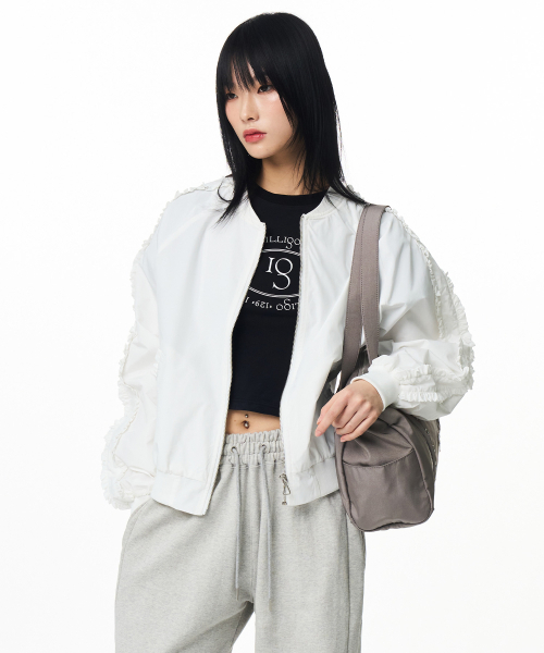 ILLIGO(イリゴ)の「ペタルフリルボンバージャケットホワイト(ナイロンジャケット・レディース・その他・SMALL/MEDIUM)」の3枚目の写真
