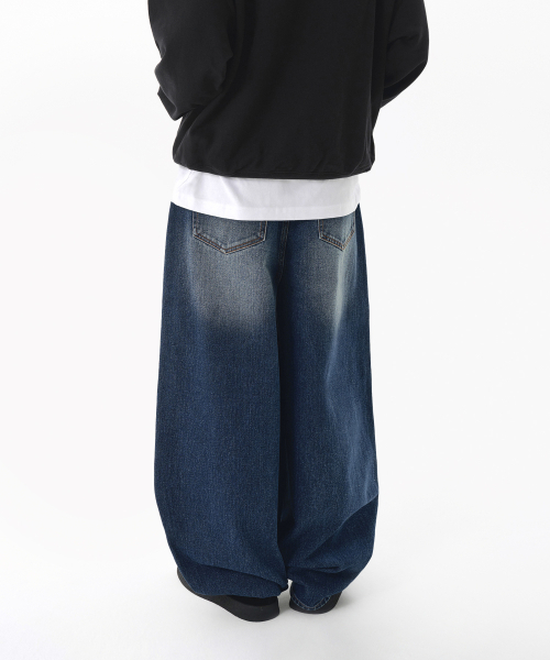 MUSINSA STANDARD（ムシンサスタンダード）の「ビッグブラシラージバルーンデニムパンツ[ミディアムインディゴ]（デニムパンツ・メンズ・その他・40/38/42/36/27/28/29/34/32/30/31/33/26）」の3枚目の写真