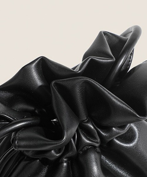 Doux Belle（ドゥーベル）の「ミニマルデザインPUレザー巾着バッグ（ショルダーバッグ・レディース・ライトブラウン/ブラック/ホワイト・FREE）」の18枚目の写真